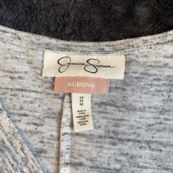 Jessica Simpson button close nursing shirt - Picture 2 of 3